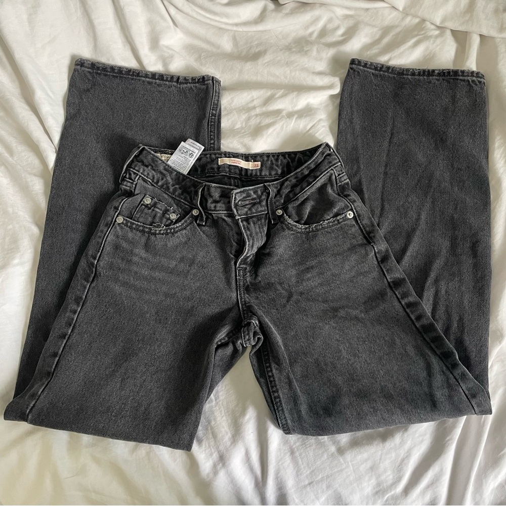 Levi’s Low Loose Jeans (23” x 30”)